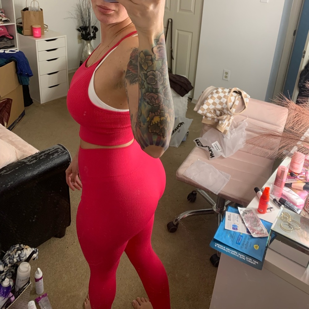 hot pink Athletic Crop Top and Leggings Set